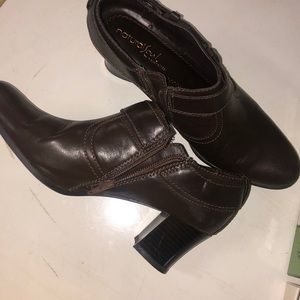 Natural Soul sz 8 brown leather block heels